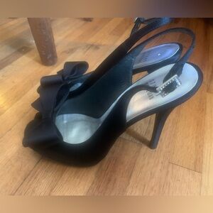 Stuart Weitzman peep toe bow heels size 6.5 vguc